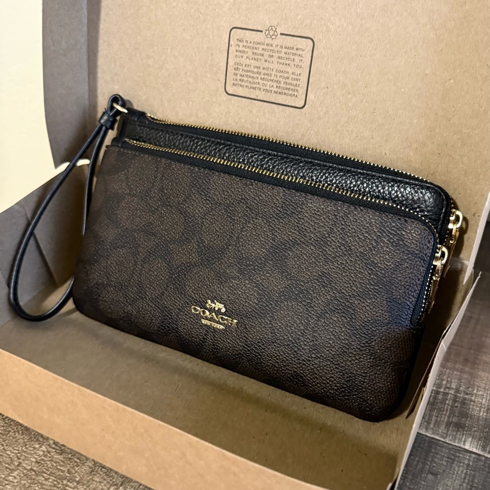 BRAND NEW  Coach double zip wristlet